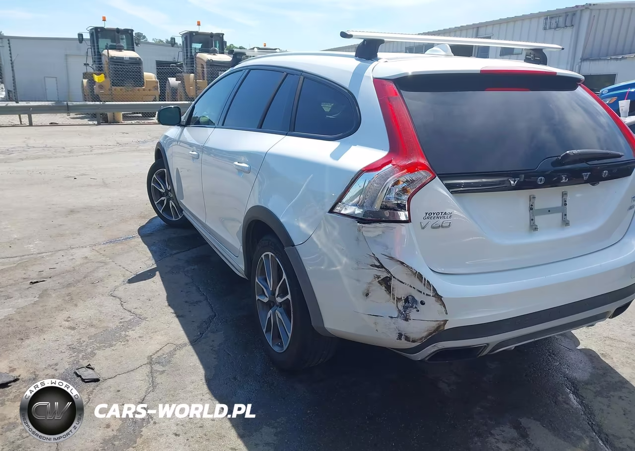 2017 Volvo V60 Cross Country T5 Platinum VIN:YV440MWM9H1036453 - 3