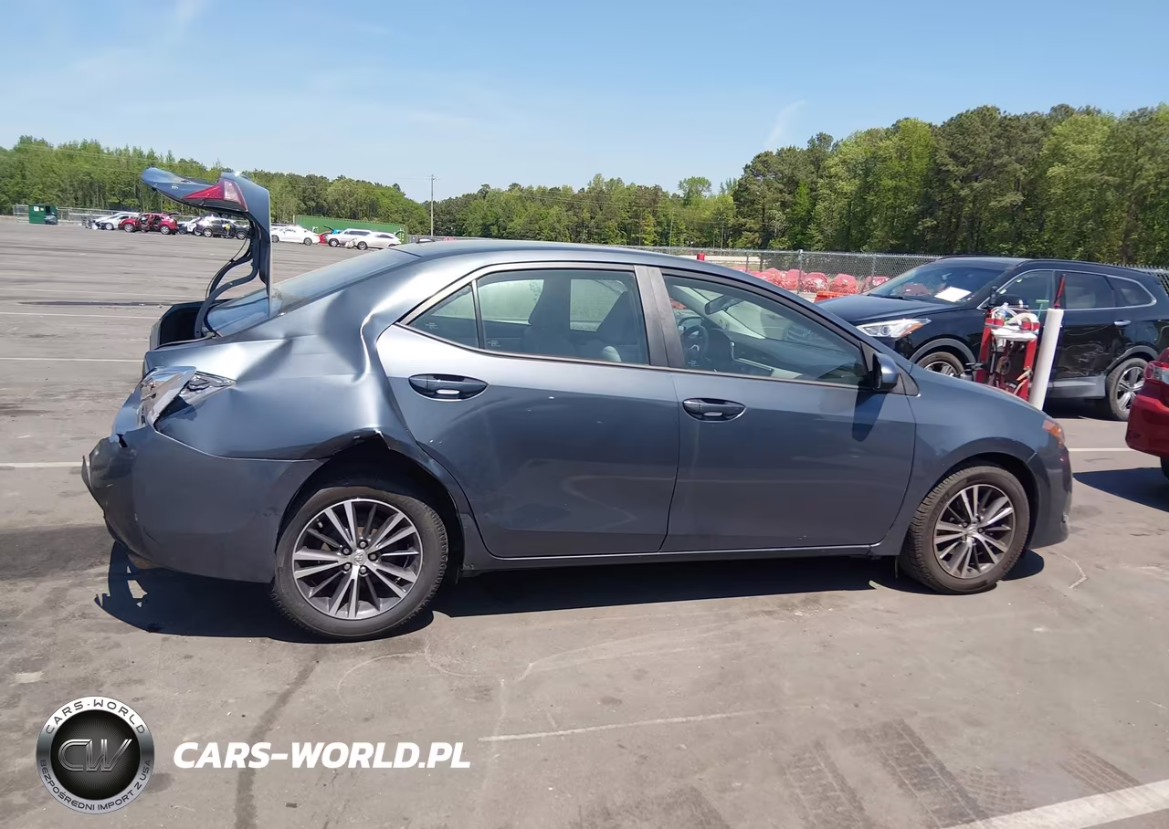 2018 Toyota Corolla Le VIN:5YFBURHE6JP835299 - 13
