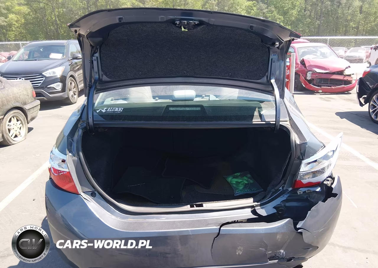 2018 Toyota Corolla Le VIN:5YFBURHE6JP835299 - 16