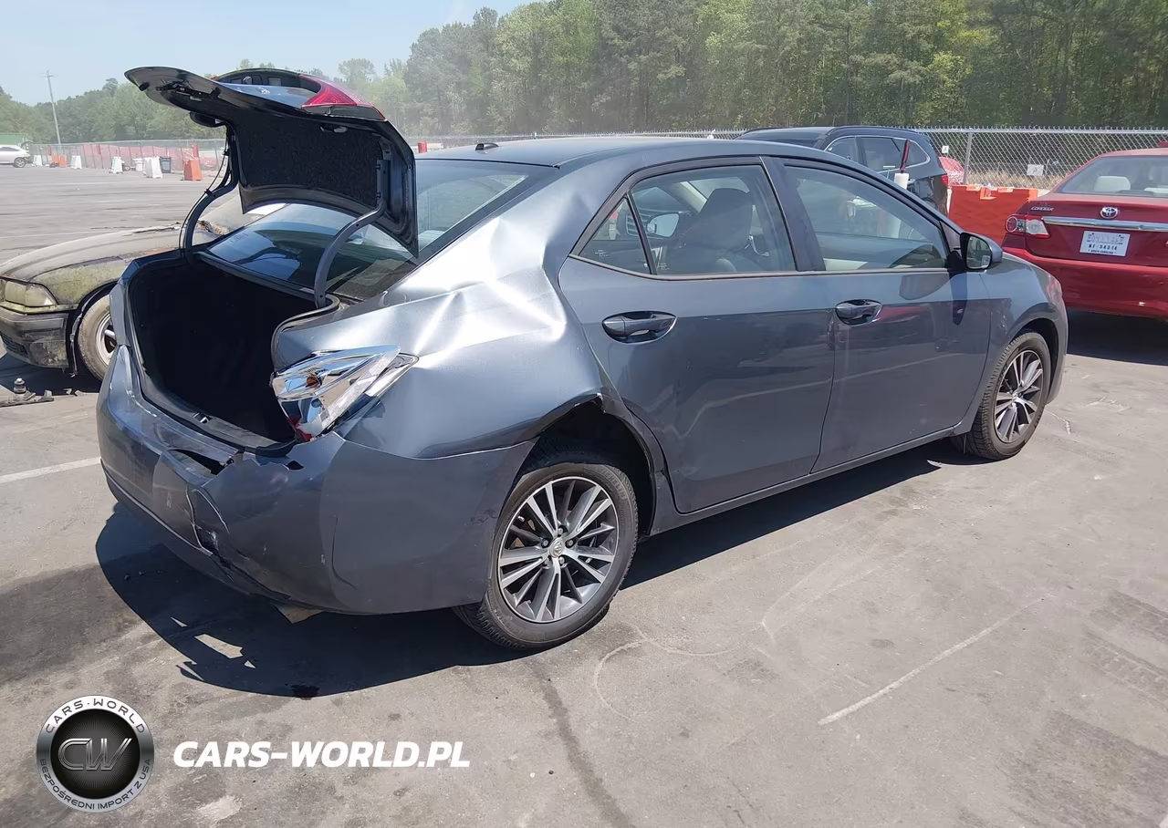 2018 Toyota Corolla Le VIN:5YFBURHE6JP835299 - 4