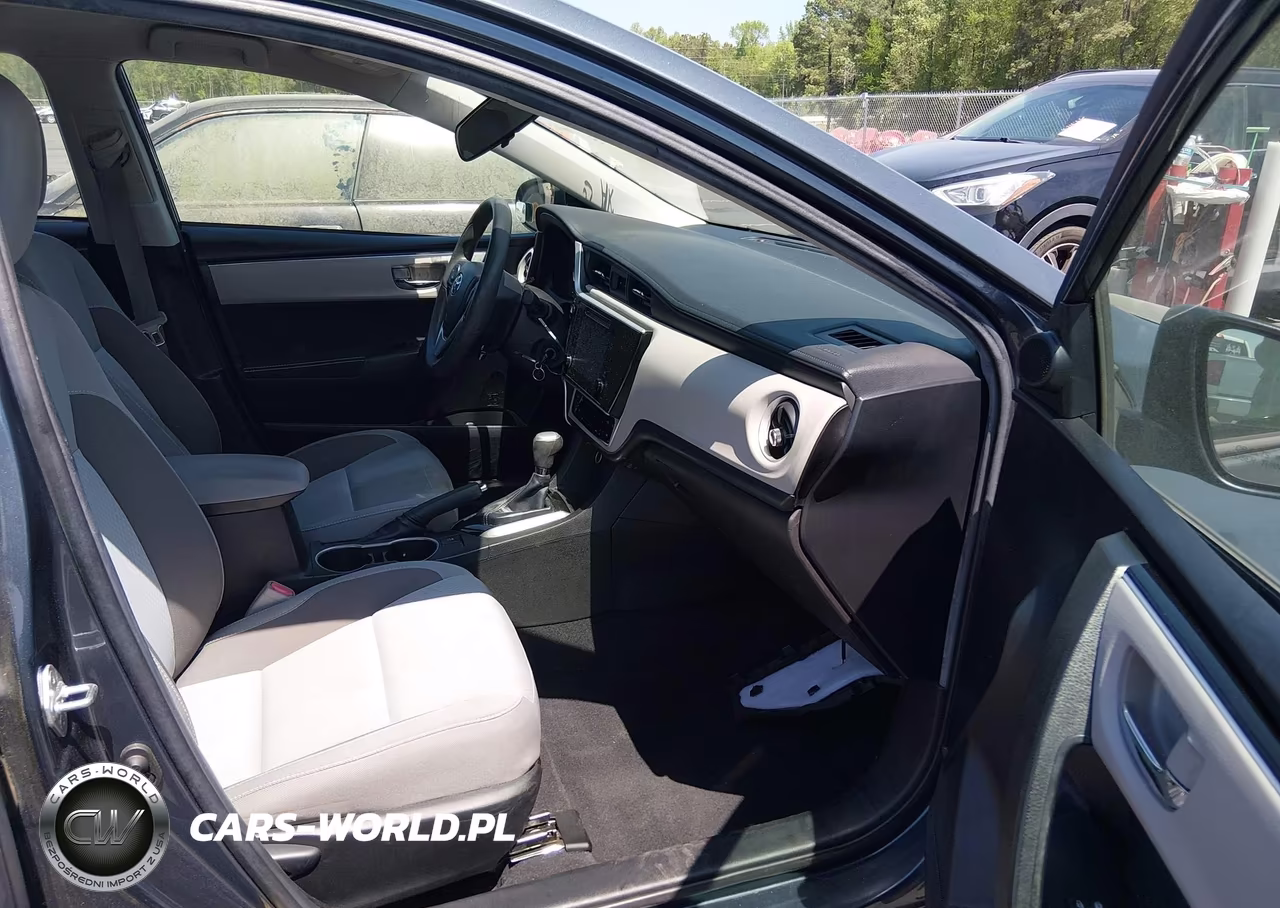 2018 Toyota Corolla Le VIN:5YFBURHE6JP835299 - 5