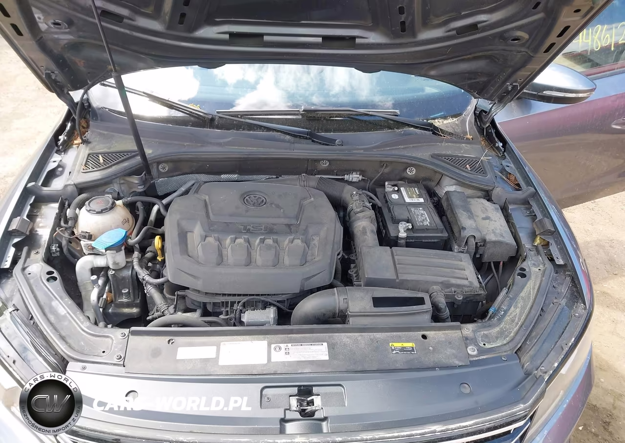 2018 Volkswagen Passat 2.0T R-Line-2.0T S VIN:1VWAA7A33JC051475 - 10