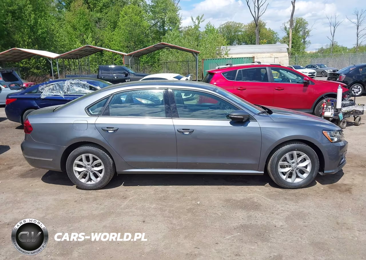 2018 Volkswagen Passat 2.0T R-Line-2.0T S VIN:1VWAA7A33JC051475 - 13