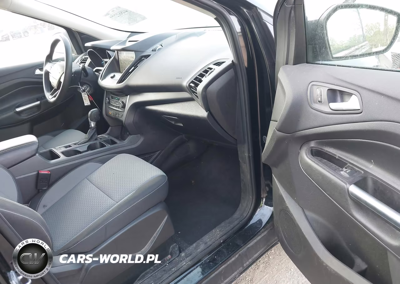 2017 Ford Escape Se VIN:1FMCU0GD1HUB77389 - 5