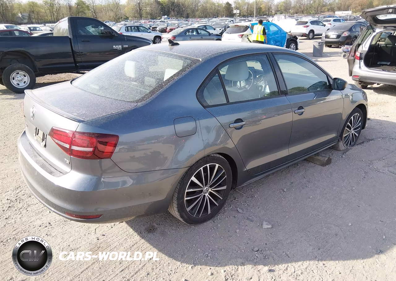 2016 Volkswagen Jetta 1.8T Sport VIN:3VWD17AJ6GM249261 - 4