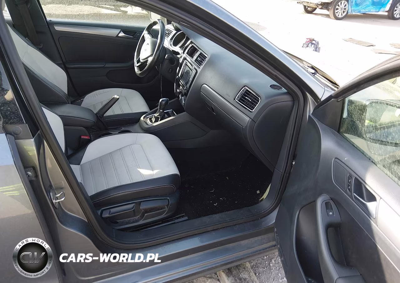 2016 Volkswagen Jetta 1.8T Sport VIN:3VWD17AJ6GM249261 - 5
