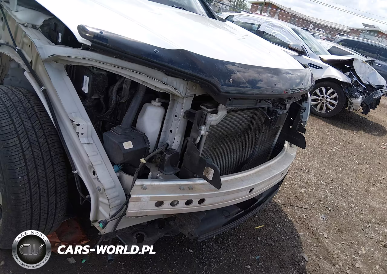 2018 Honda Pilot Touring VIN:5FNYF5H93JB011272 - 18