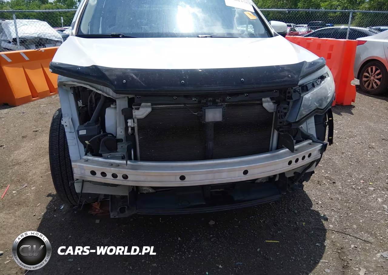 2018 Honda Pilot Touring VIN:5FNYF5H93JB011272 - 6