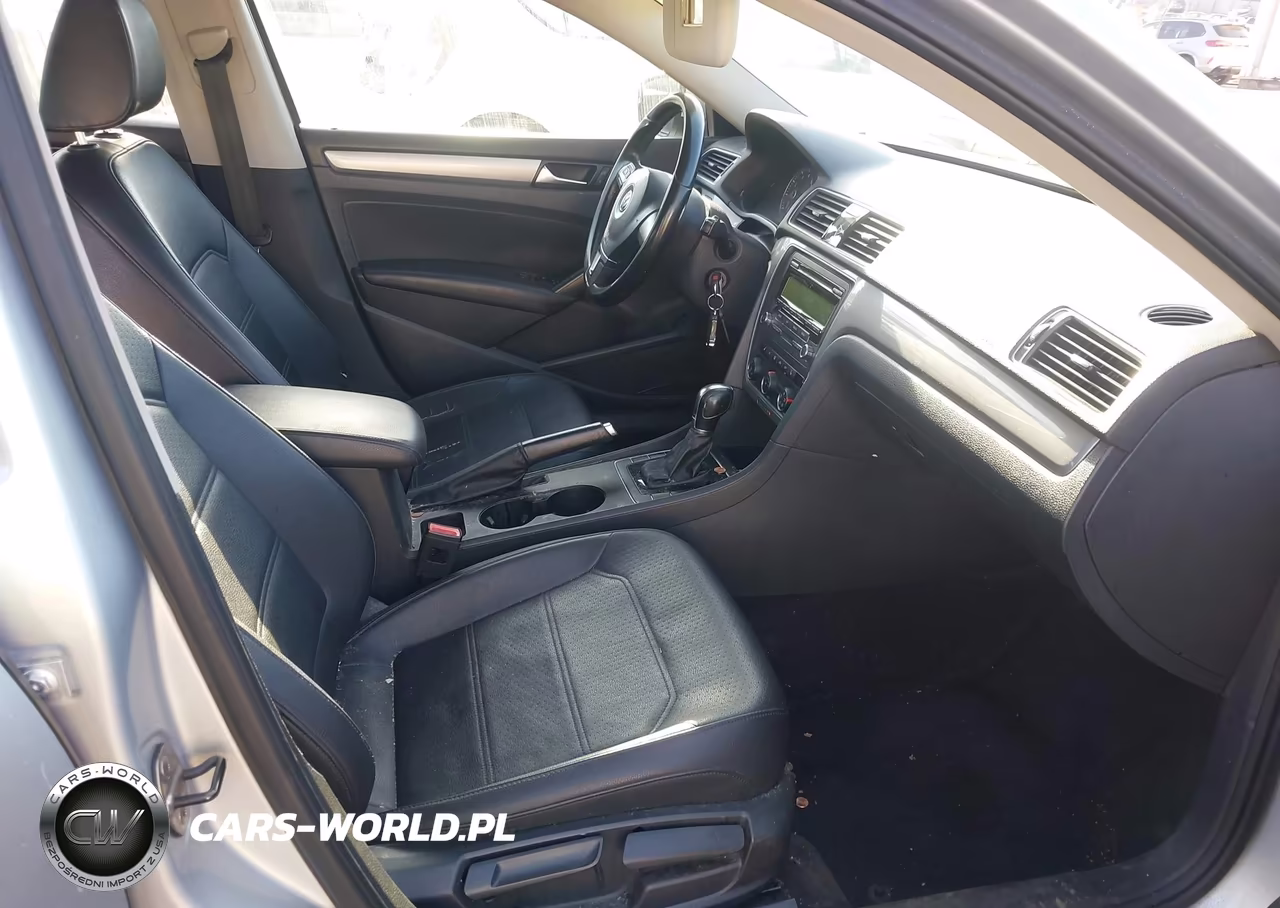 2014 Volkswagen Passat 1.8T Wolfsburg Edition VIN:1VWAT7A31EC120423 - 5