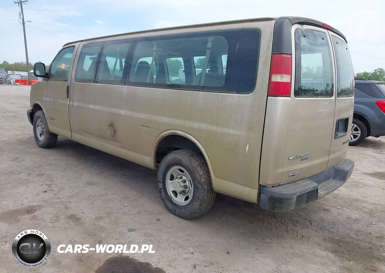 2005 Chevrolet Express VIN:1GAHG39UX51212761 - 3