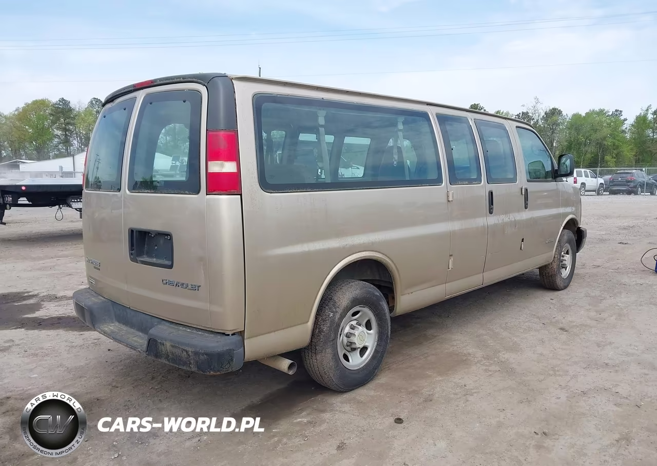 2005 Chevrolet Express VIN:1GAHG39UX51212761 - 4