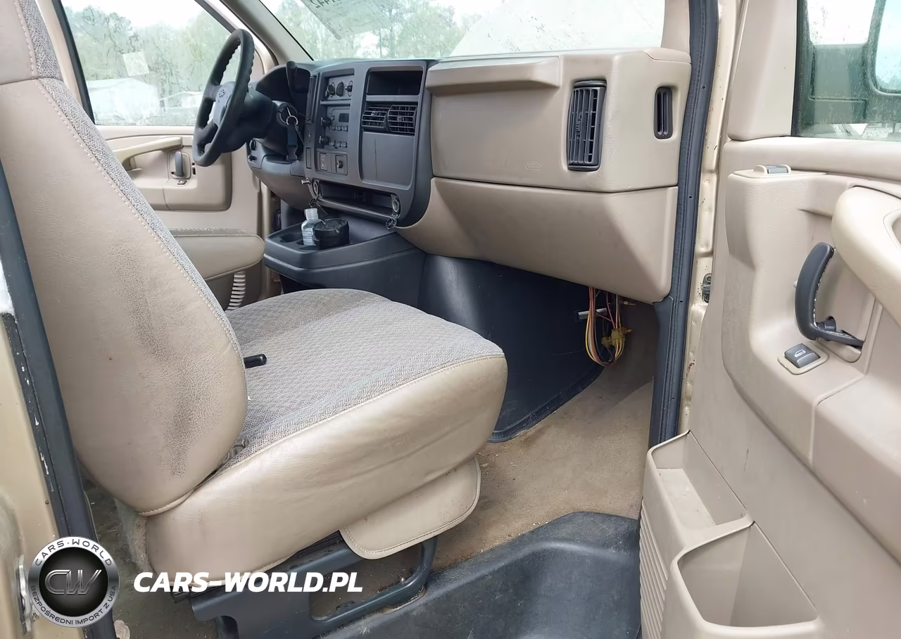 2005 Chevrolet Express VIN:1GAHG39UX51212761 - 5