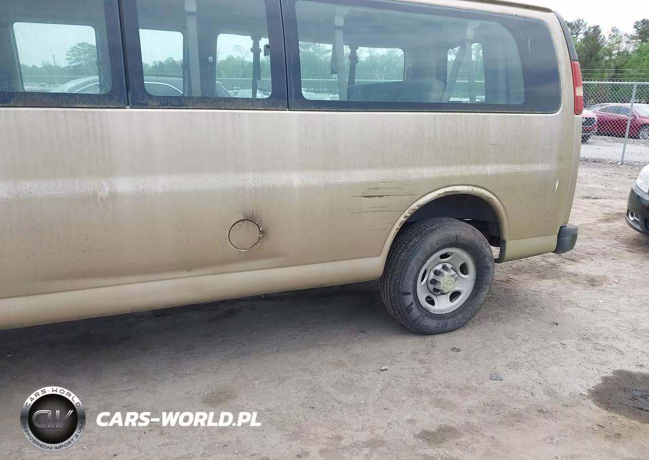 2005 Chevrolet Express VIN:1GAHG39UX51212761 - 6