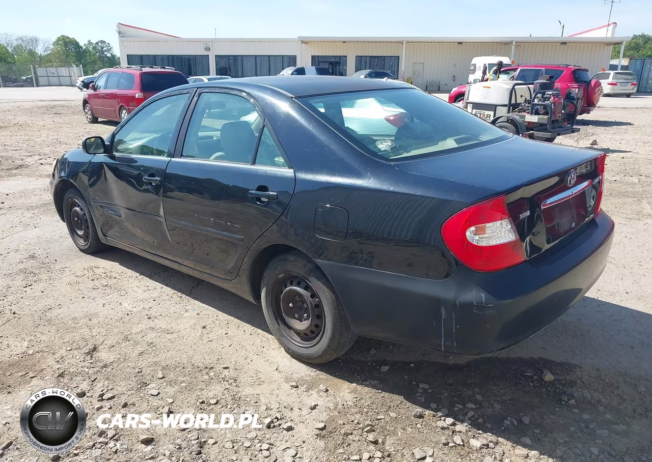 2004 Toyota Camry Le VIN:4T1BE32K44U305683 - 3