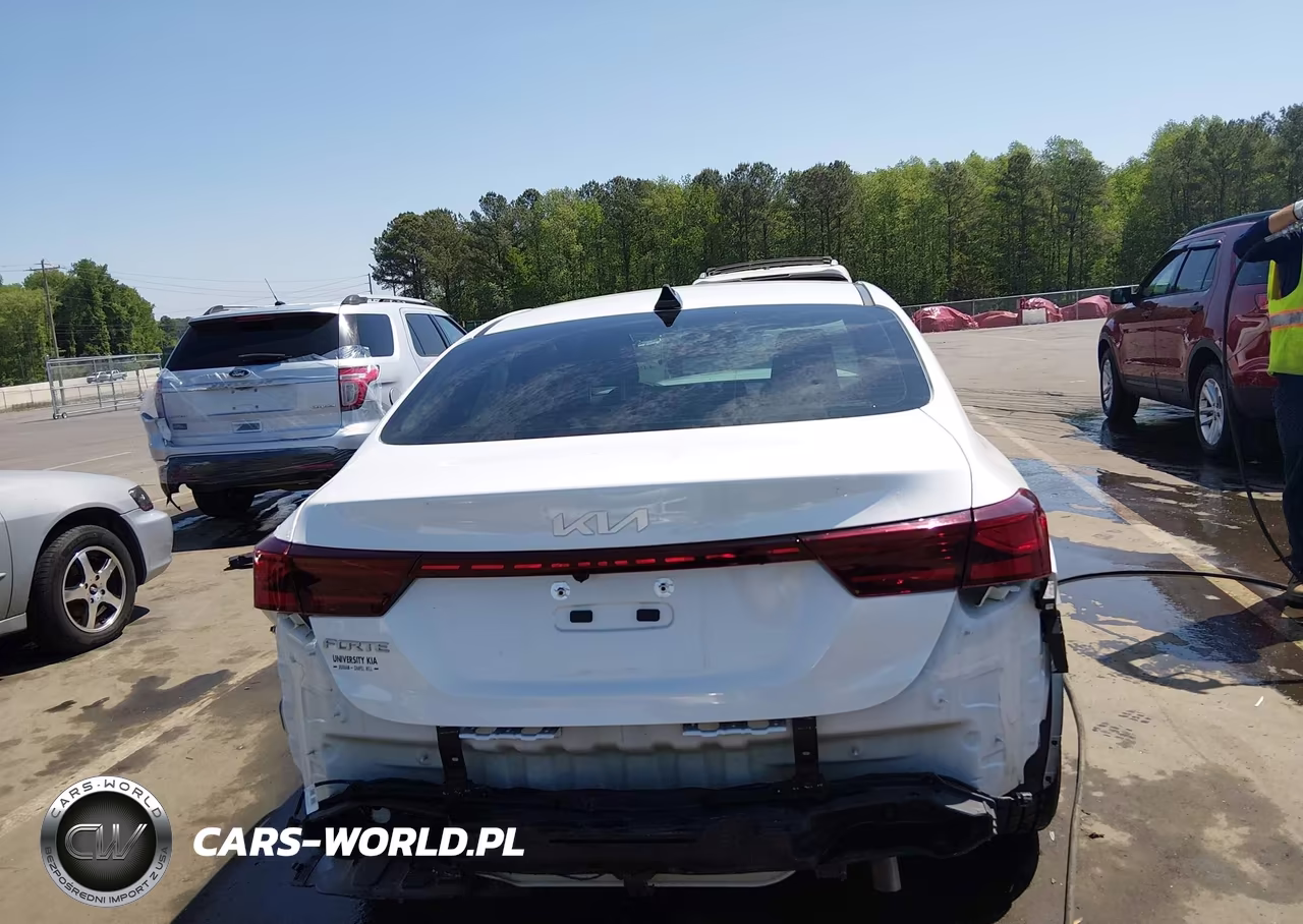 2024 Kia Forte Lxs VIN:3KPF24AD8RE776104 - 17