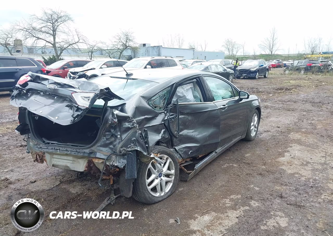 2015 Ford Fusion Se VIN:3FA6P0H71FR162158 - 4