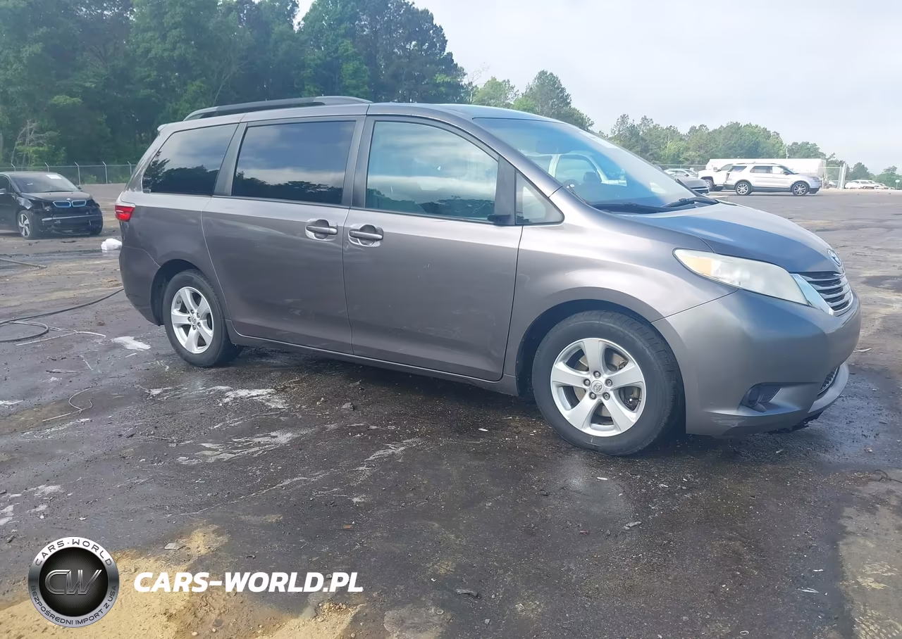 2016 Toyota Sienna Le 8 Passenger