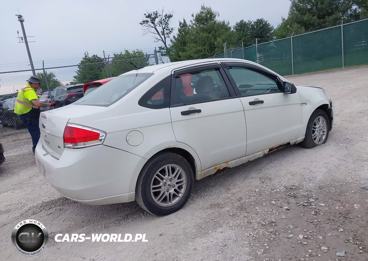2009 Ford Focus Se VIN:1FAHP35N29W157436 - 4