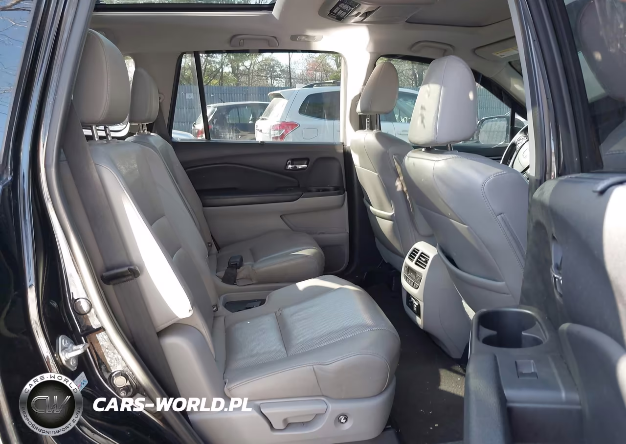 2017 Honda Pilot Elite VIN:5FNYF6H07HB007999 - 8