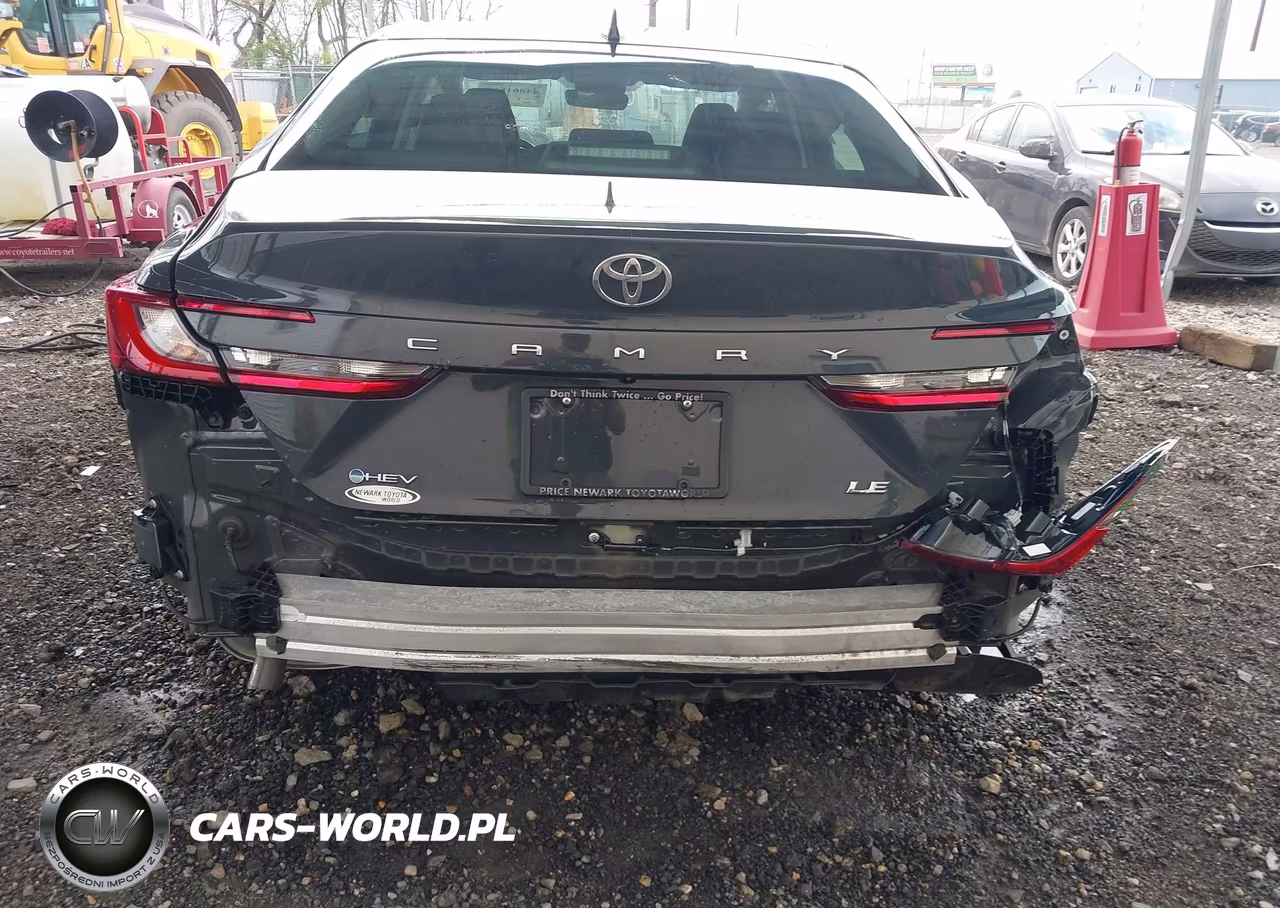 2025 Toyota Camry Le VIN:4T1DAACK2SU084198 - 18