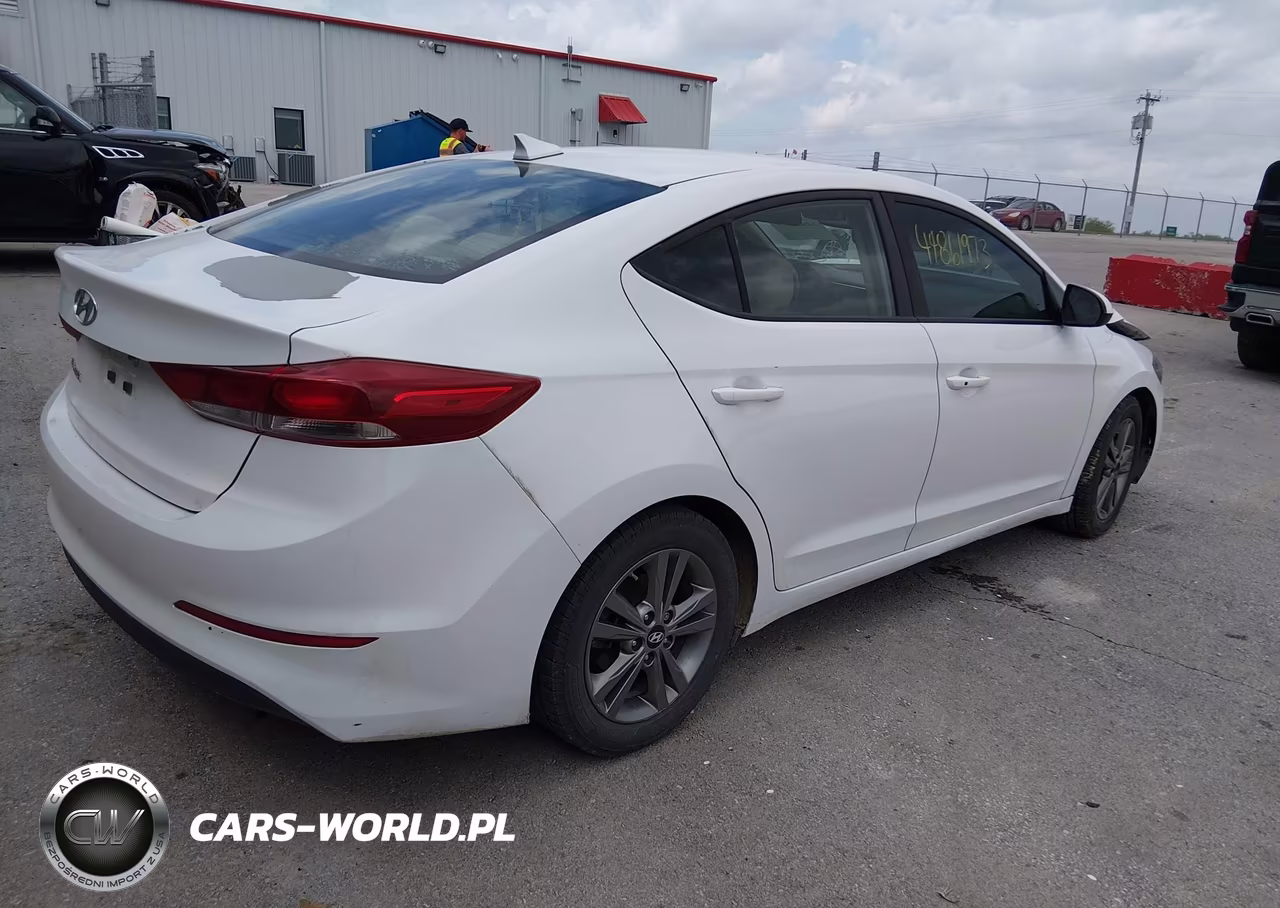 2018 Hyundai Elantra Value Edition VIN:5NPD84LFXJH342853 - 4