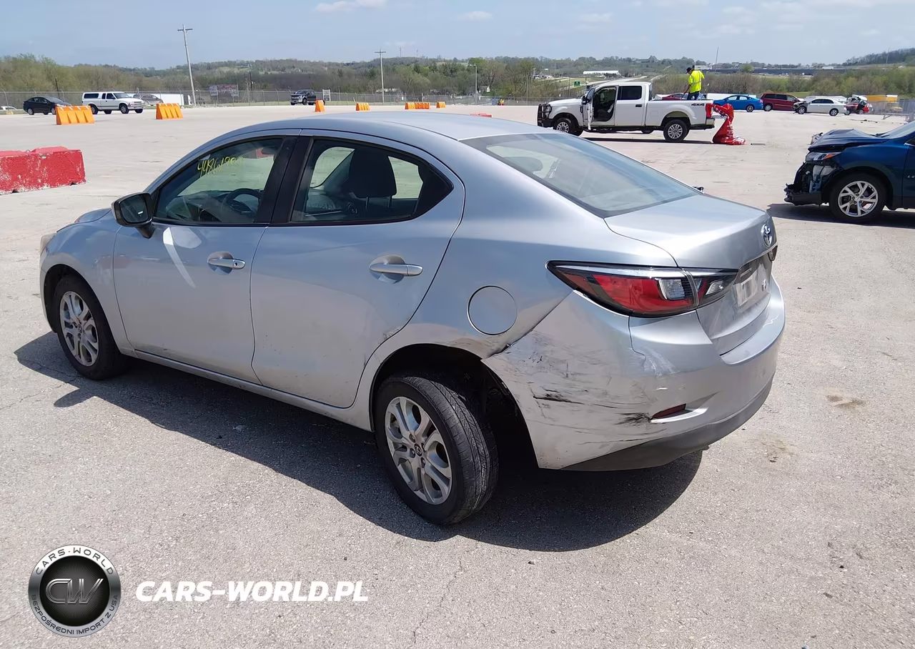 2018 Toyota Yaris Ia VIN:3MYDLBYV0JY300599 - 3