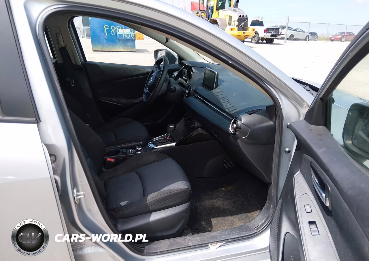 2018 Toyota Yaris Ia VIN:3MYDLBYV0JY300599 - 5