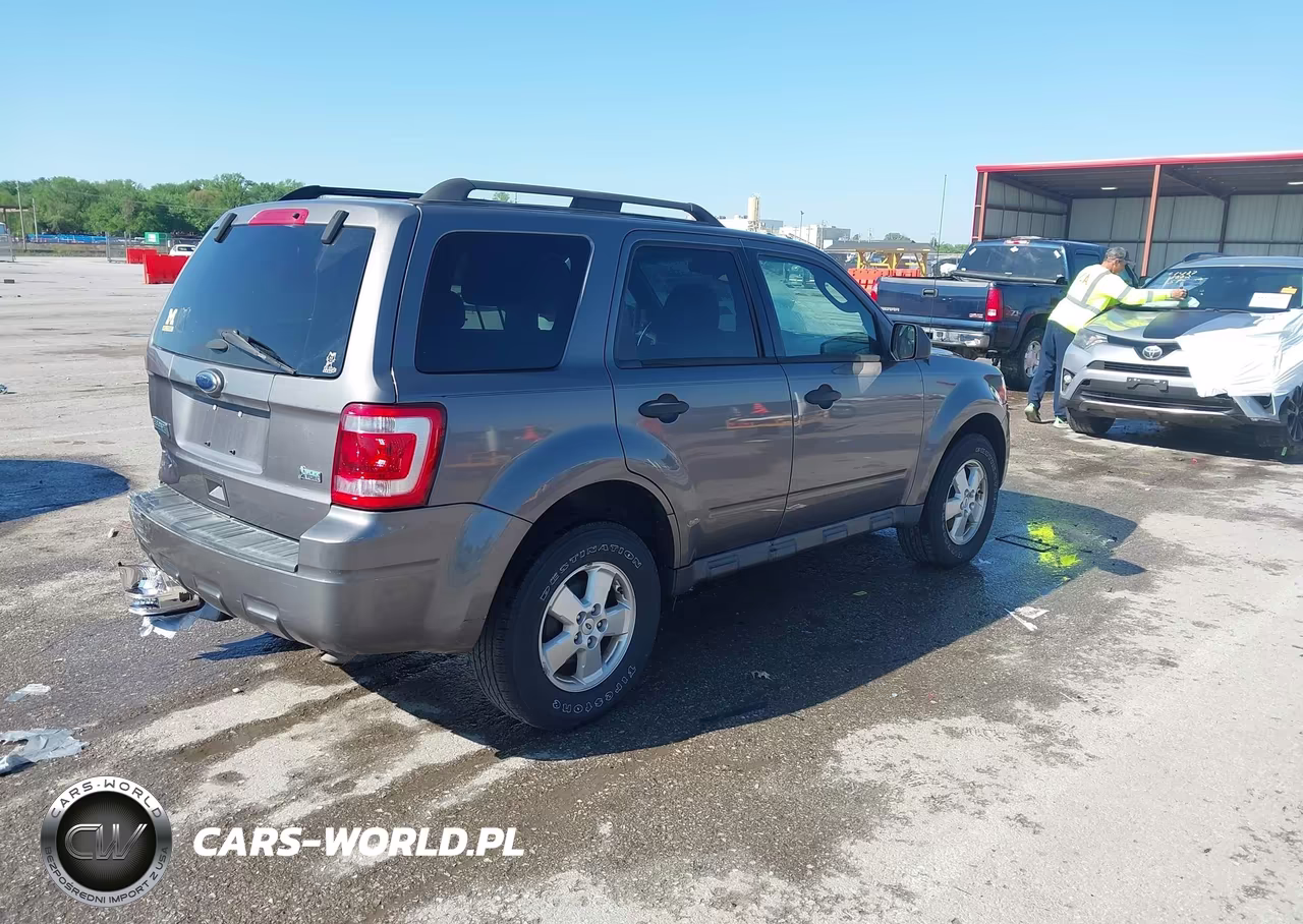 2012 Ford Escape Xlt VIN:1FMCU9DG9CKA64622 - 4