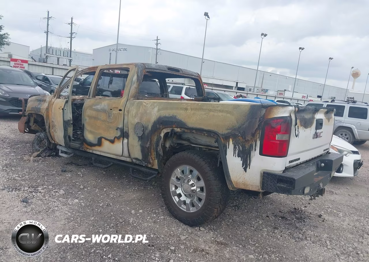 2018 GMC Sierra 2500Hd Denali VIN:1GT12UEY9JF181442 - 3