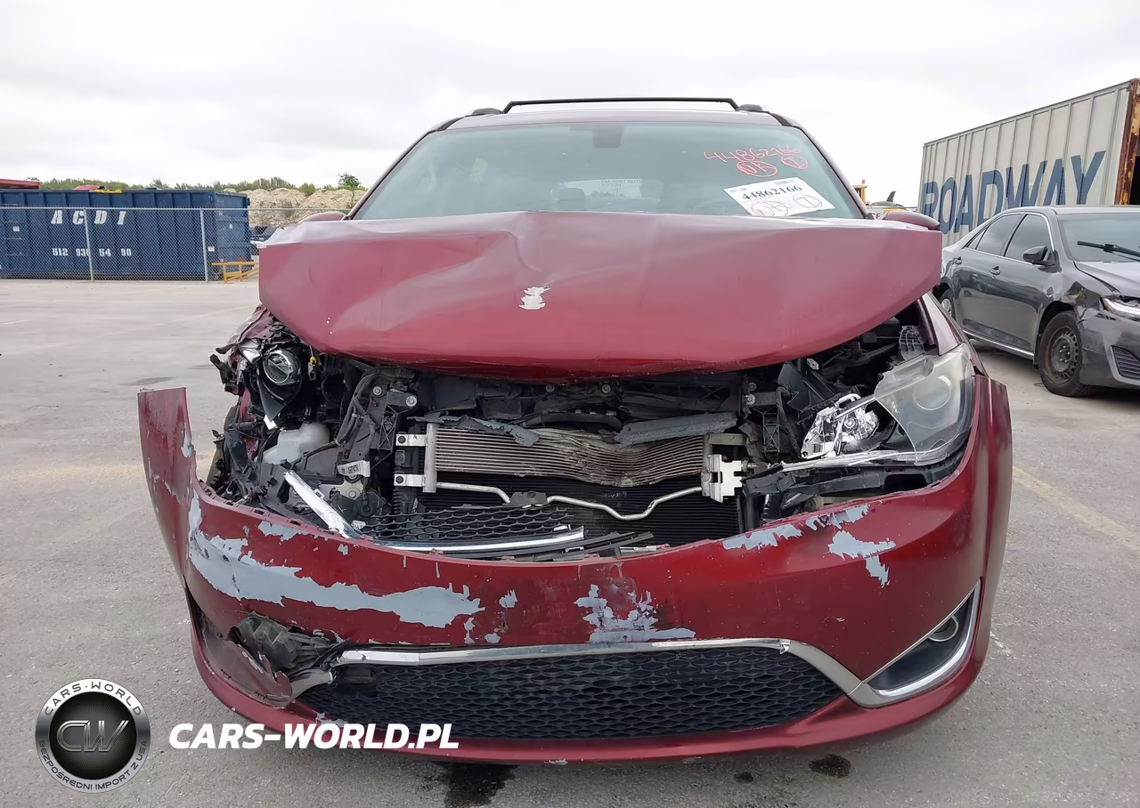 2019 Chrysler Pacifica Touring L VIN:2C4RC1BG2KR624745 - 11