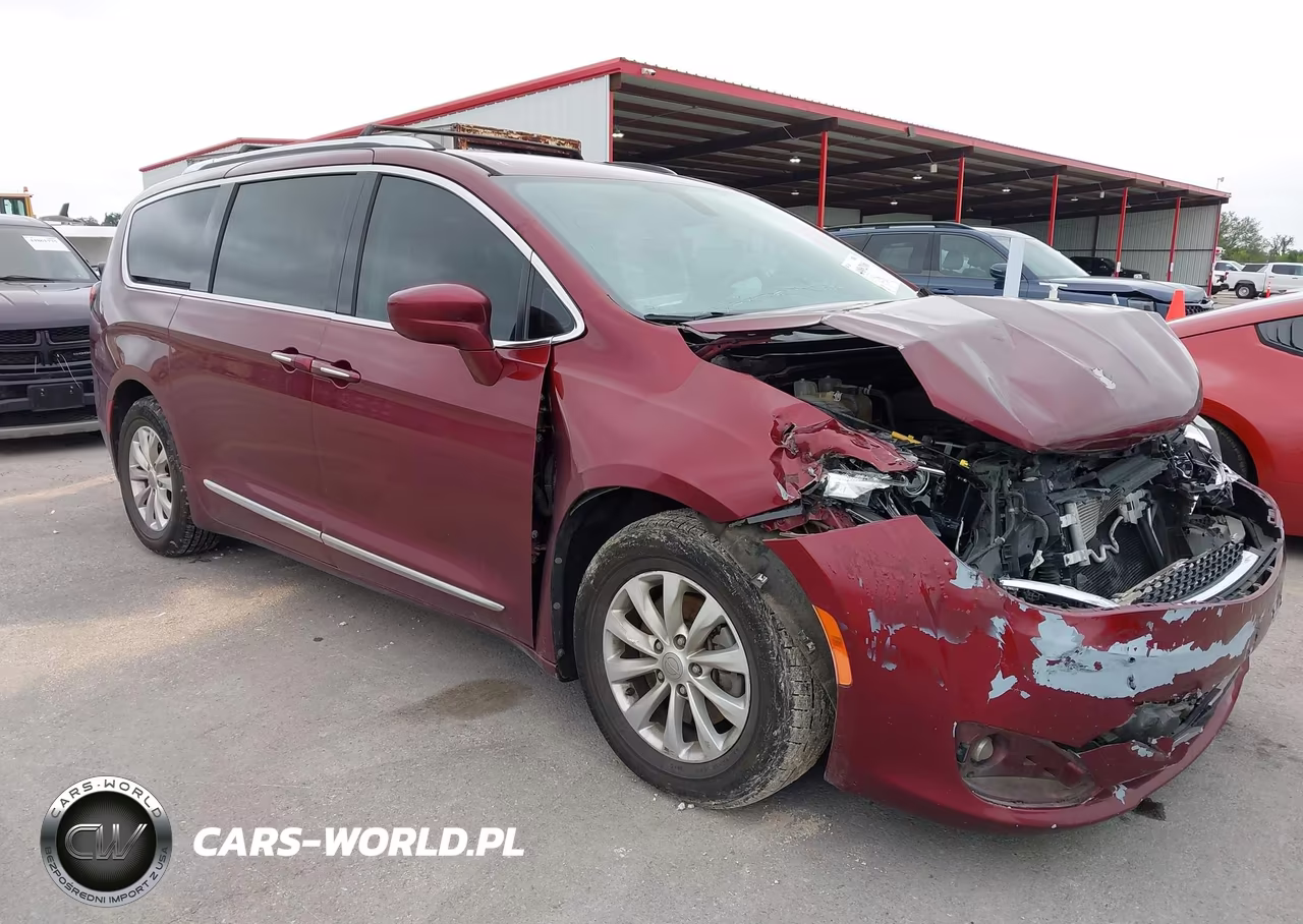 2019 Chrysler Pacifica Touring L VIN:2C4RC1BG2KR624745 - 16