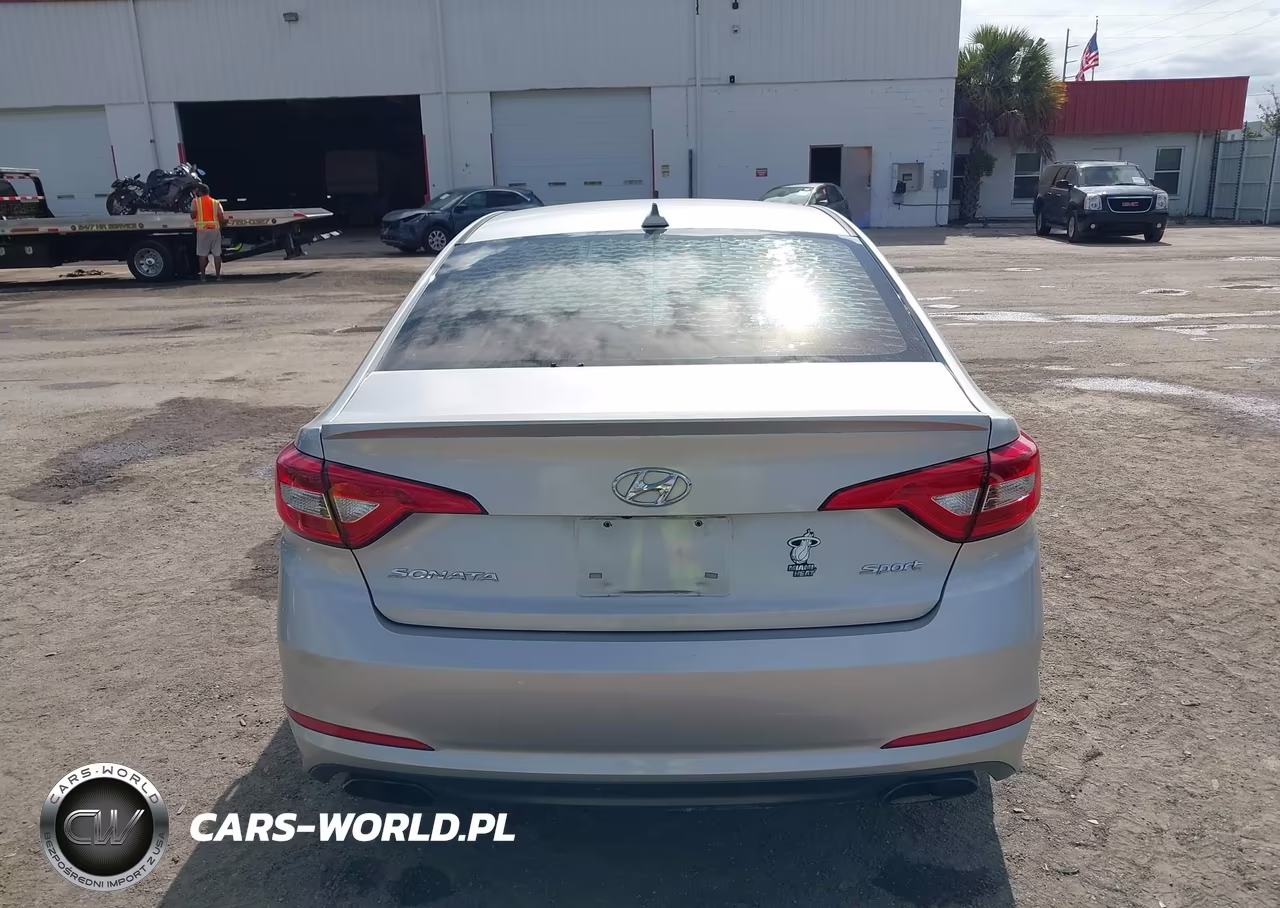 2017 Hyundai Sonata Sport VIN:5NPE34AF4HH592573 - 16