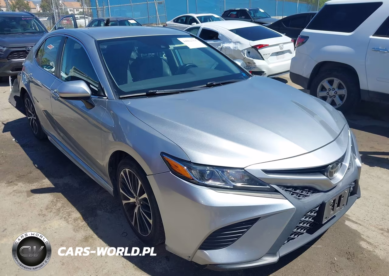 2020 Toyota Camry Se – zdjęcie 1 z 18