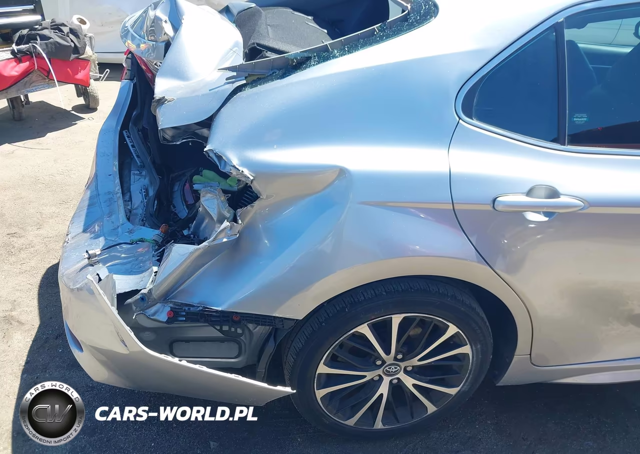 2020 Toyota Camry Se VIN:4T1G11AK4LU923124 - 18
