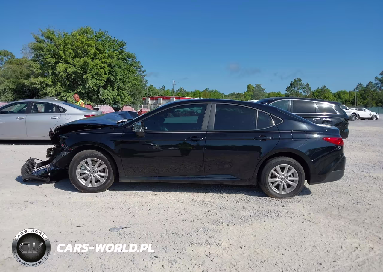 2025 Toyota Camry Le VIN:4T1DAACK6SU598474 - 14