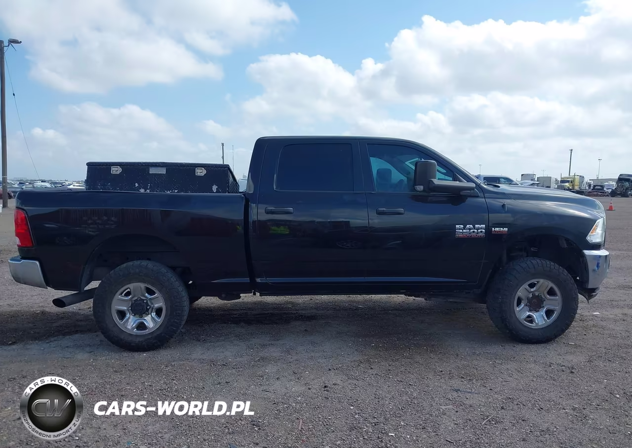 2018 Ram 2500 Tradesman 4X4 6'4 Box VIN:3C6UR5CL3JG378733 - 13