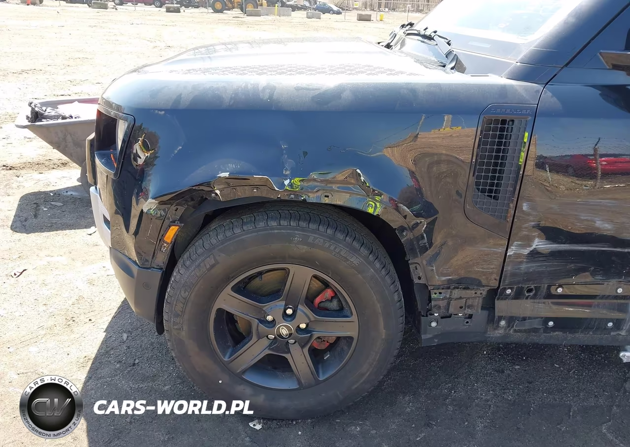 2023 Land Rover Defender 110 S VIN:SALEJ7EX6P2121799 - 17