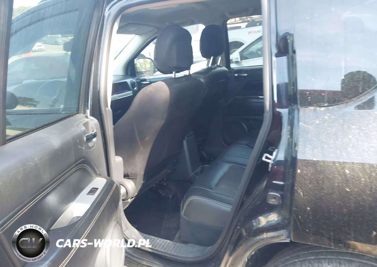2016 Jeep Compass Latitude VIN:1C4NJDEB3GD757403 - 8