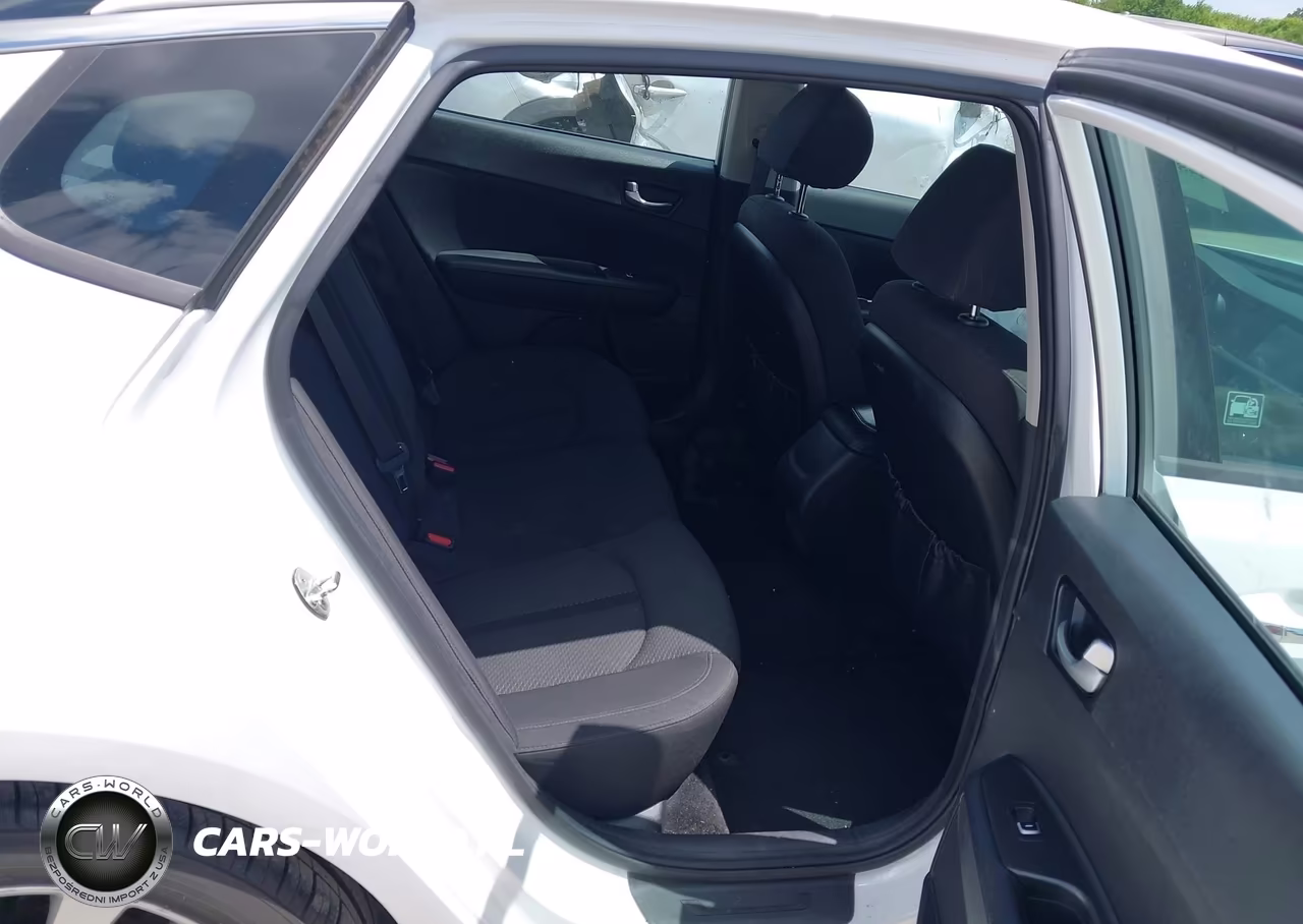 2018 Kia Optima Lx VIN:5XXGT4L34JG272554 - 8