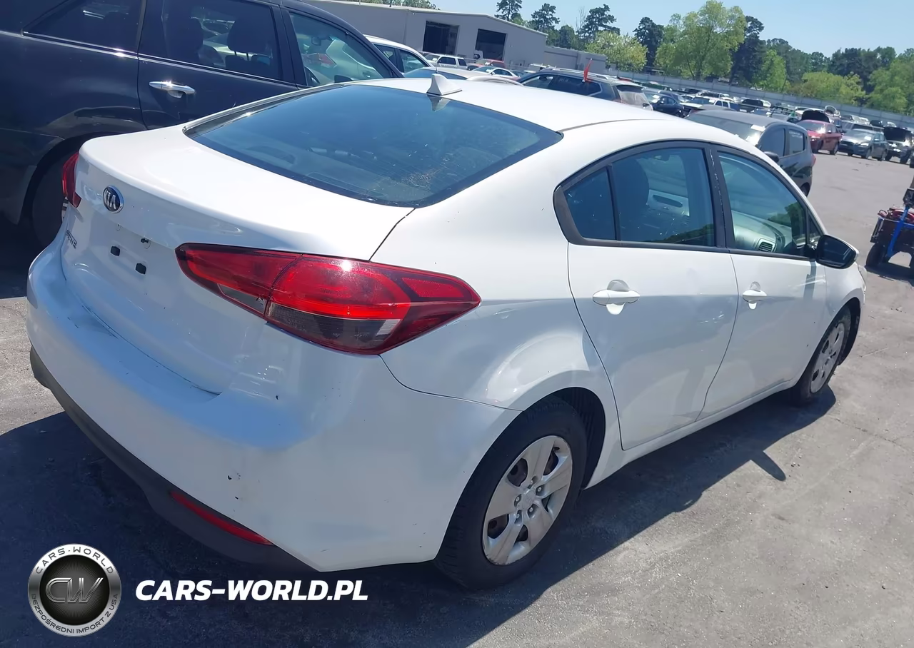 2017 Kia Forte Lx VIN:3KPFK4A79HE064158 - 4