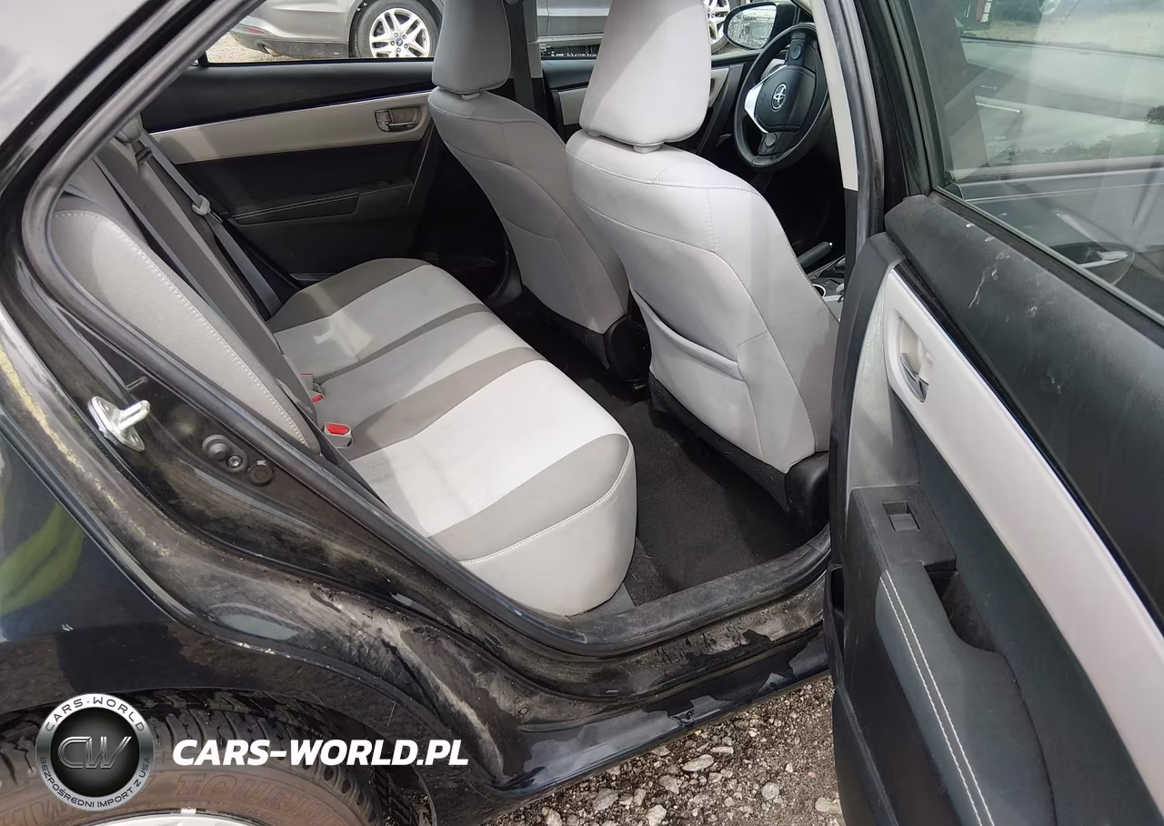 2018 Toyota Corolla Le VIN:5YFBURHE4JP803645 - 8