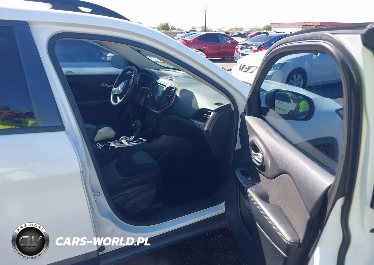 2016 Jeep Cherokee Sport VIN:1C4PJLAB7GW312644 - 5