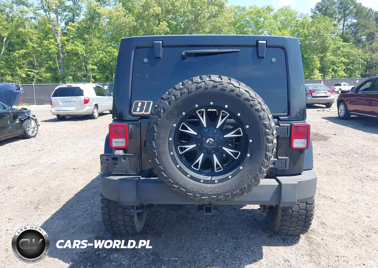 2014 Jeep Wrangler Unlimited Sahara VIN:1C4BJWEG6EL210817 - 16