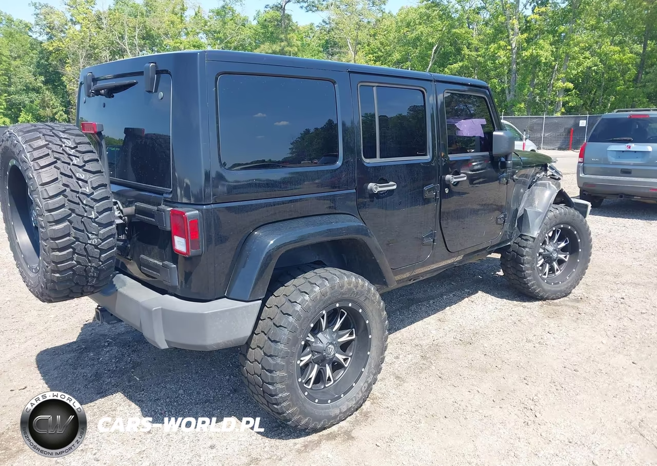2014 Jeep Wrangler Unlimited Sahara VIN:1C4BJWEG6EL210817 - 4
