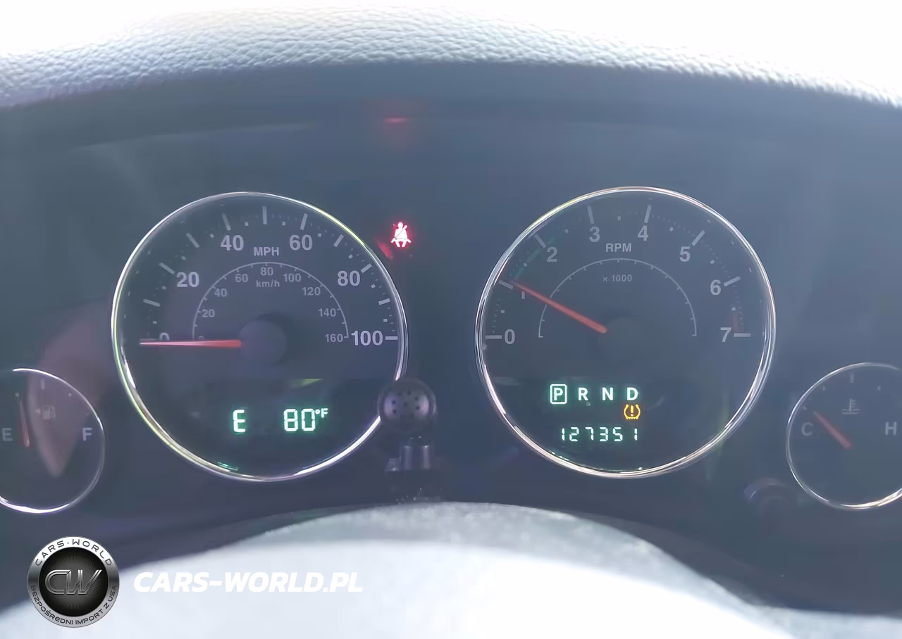 2014 Jeep Wrangler Unlimited Sahara VIN:1C4BJWEG6EL210817 - 7