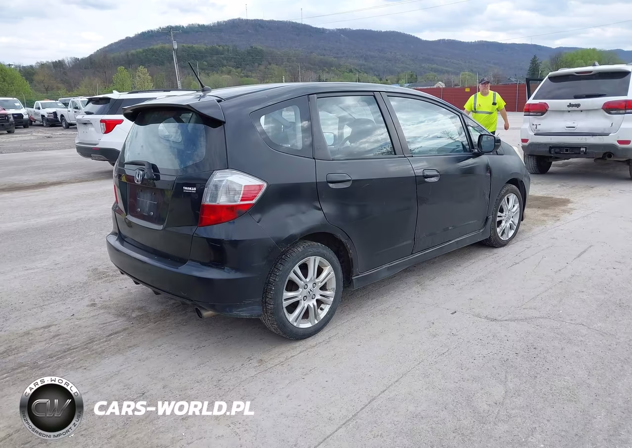 2009 Honda Fit Sport VIN:JHMGE88489C000683 - 4