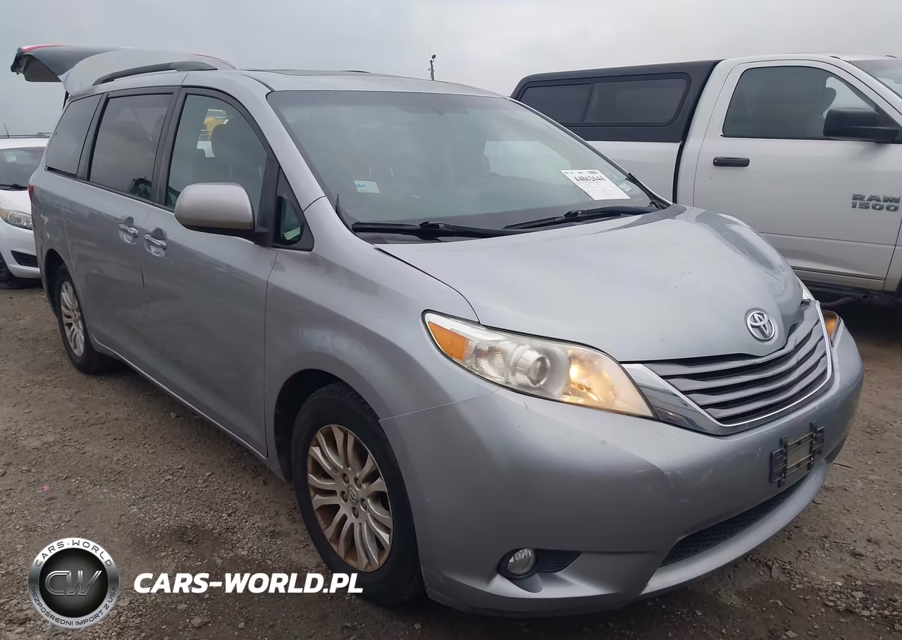 2016 Toyota Sienna Xle 8 Passenger