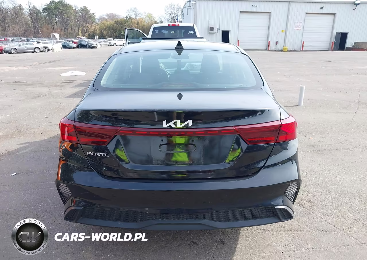 2023 Kia Forte Lxs VIN:3KPF24AD8PE642447 - 17