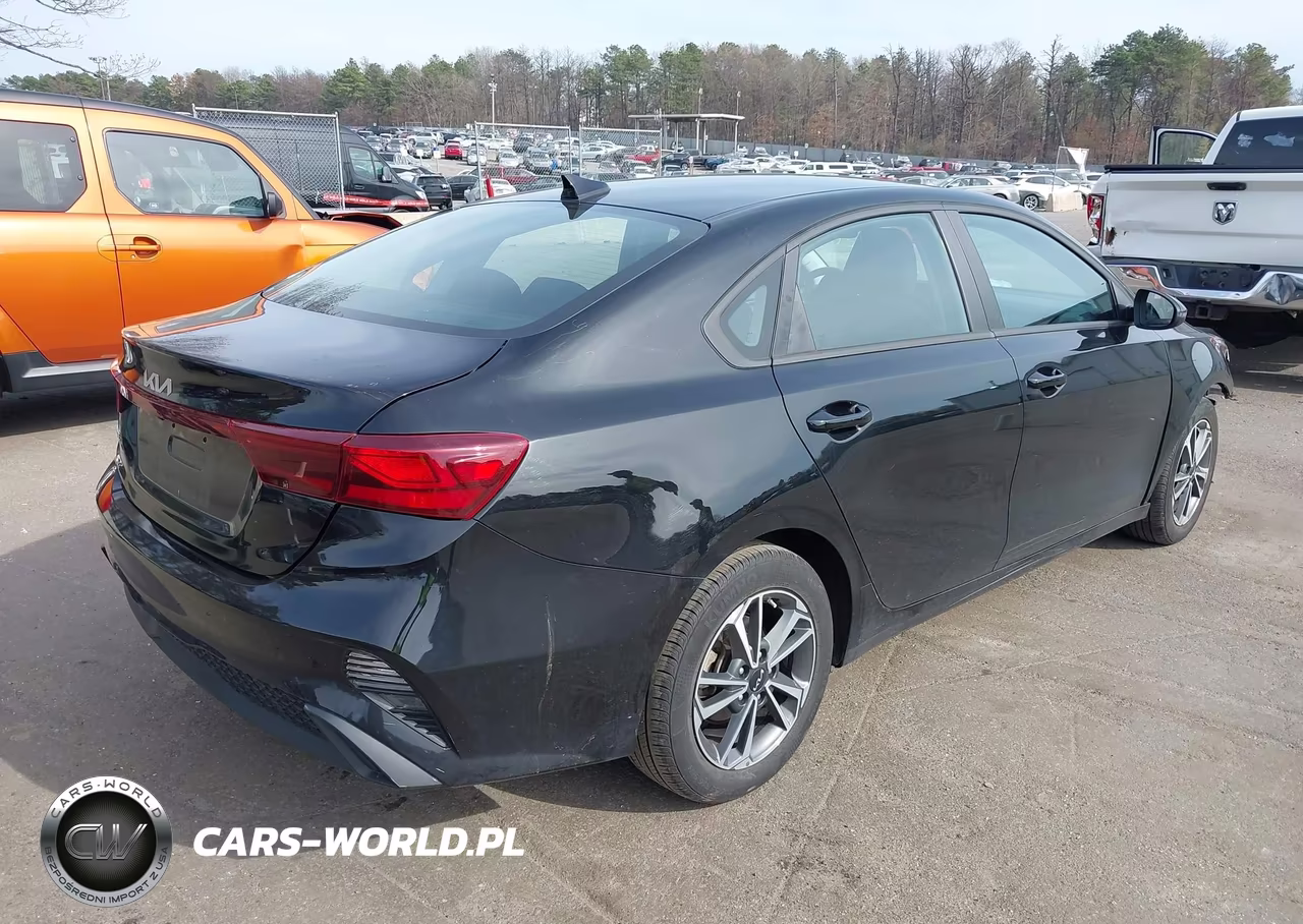 2023 Kia Forte Lxs VIN:3KPF24AD8PE642447 - 4