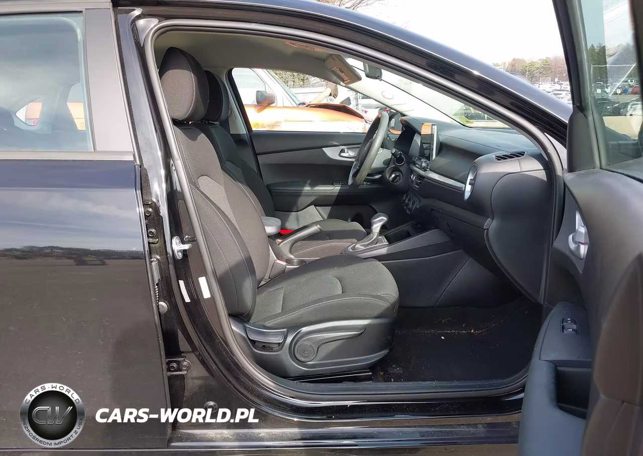 2023 Kia Forte Lxs VIN:3KPF24AD8PE642447 - 5